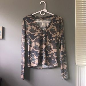 Women’s Long sleeve Camo shirt